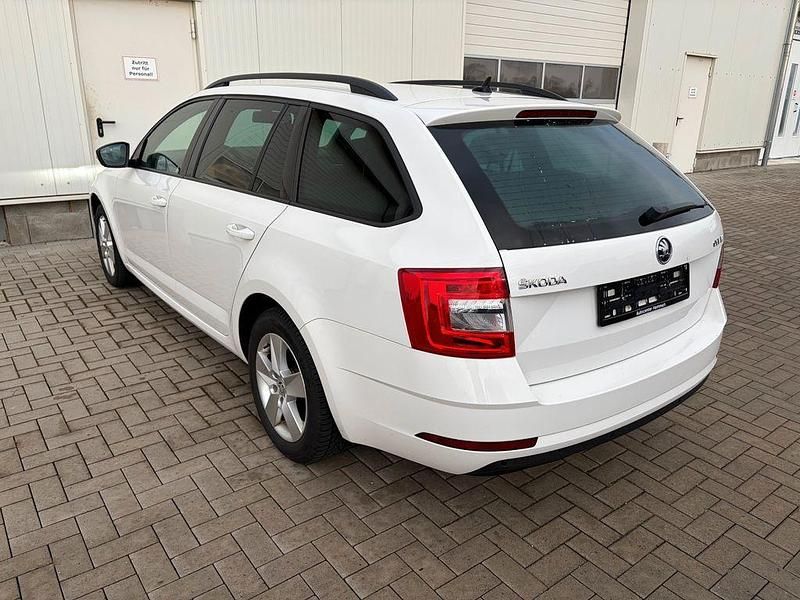 Gebraucht Skoda Octavia Ambition 150 PS (110 kW) 2020 Weiß Kombi