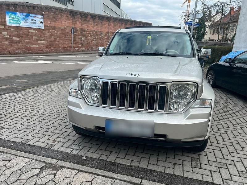 Gebraucht Jeep Cherokee 177 PS (130 kW) 2009 Grau SUV
