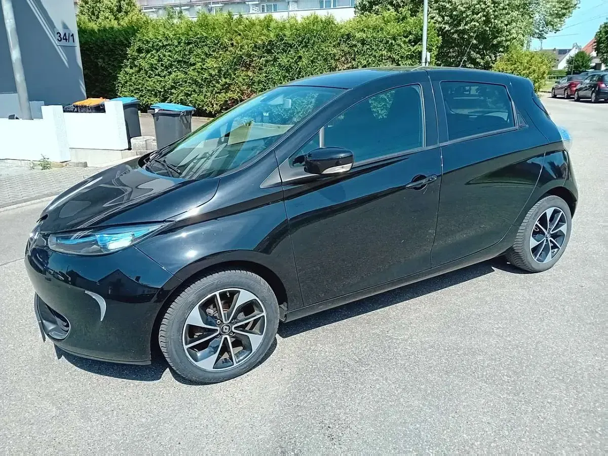 Gebraucht Renault Zoe Intens 42 kW (58 PS) 2017 Sternenschwarz Kleinwagen