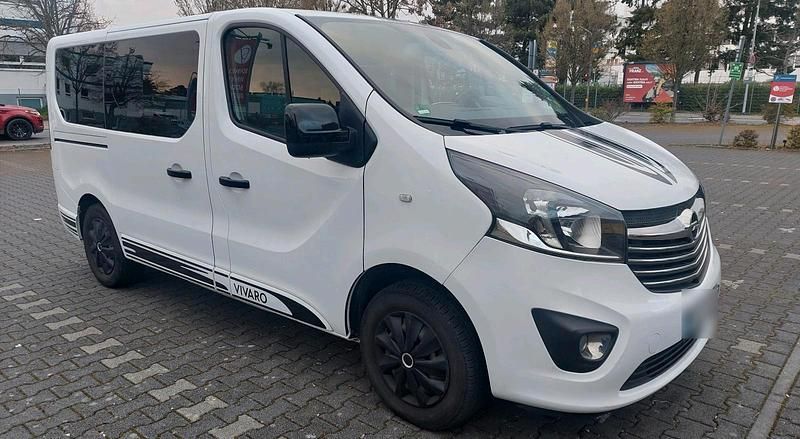 Second-hand Opel Vivaro 145 CP (106 kW) 2018 Alb Monovolum