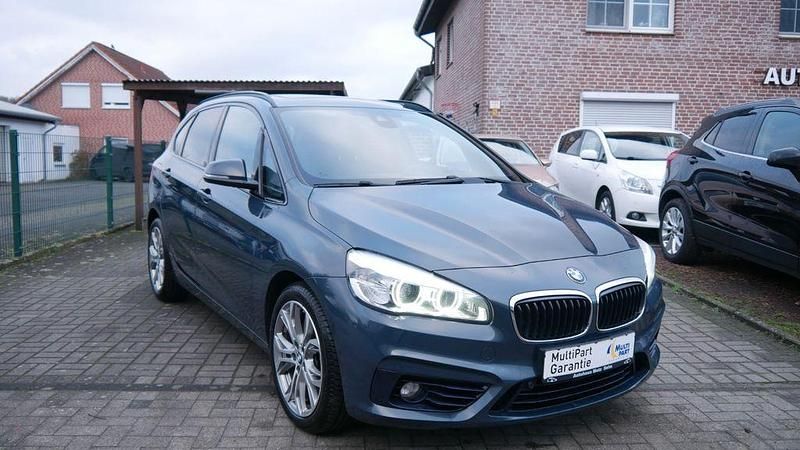 Grau Gebraucht 2015 BMW 225 Active Tourer Sport Line Van / Kleinbus | 14.600 € (Fairer Preis) - Bild 1/4