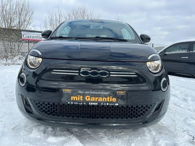 Gebraucht Fiat 500e Basis 86 kW (118 PS) 2023 Schwarz Kleinwagen