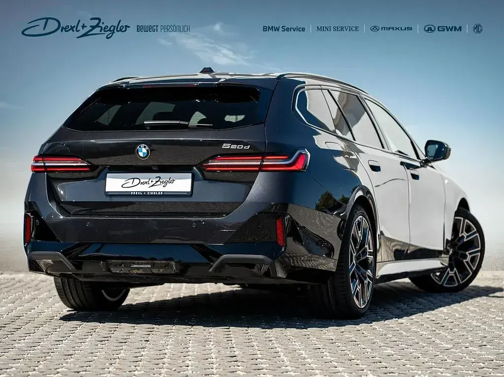 Gebraucht BMW 520 M Sport 197 PS (144 kW) 2025 Sophistograu brillanteffekt metallic Limousine