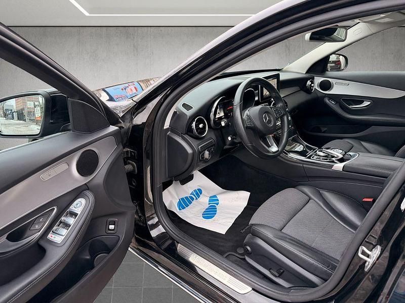 Gebraucht Mercedes C180 Avantgarde 156 PS (114 kW) 2018 Schwarz Limousine