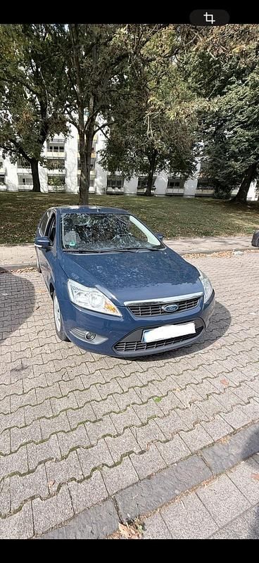Blau Gebraucht 2011 Ford Focus Limousine | 2.720 € (Superpreis) - Bild 1/4