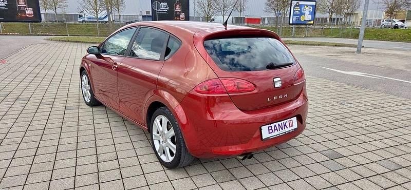 Gebraucht Seat Leon Comfort 125 PS (91 kW) 2009 Rot Limousine