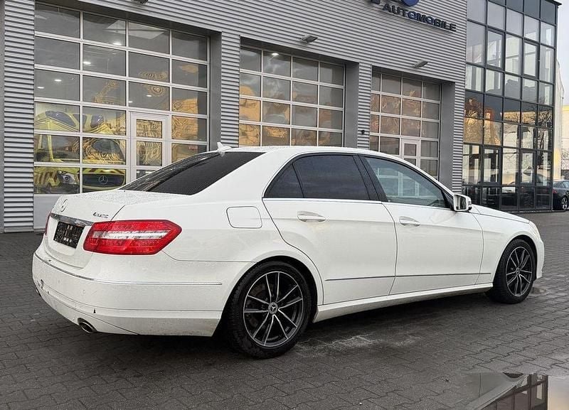 Gebraucht Mercedes E350 AMG 272 PS (200 kW) 2011 Weiß Limousine