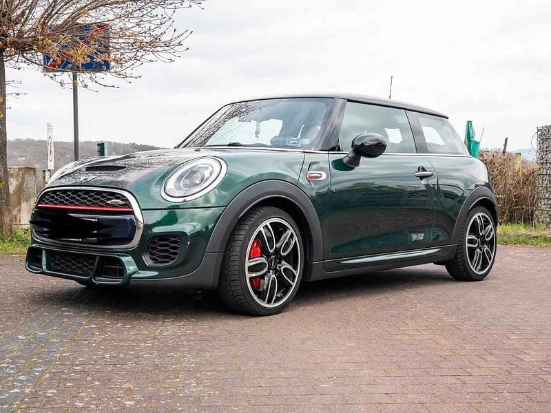 Second-hand Mini John Cooper Works 231 CP (169 kW) 2017 Verde Hatchback