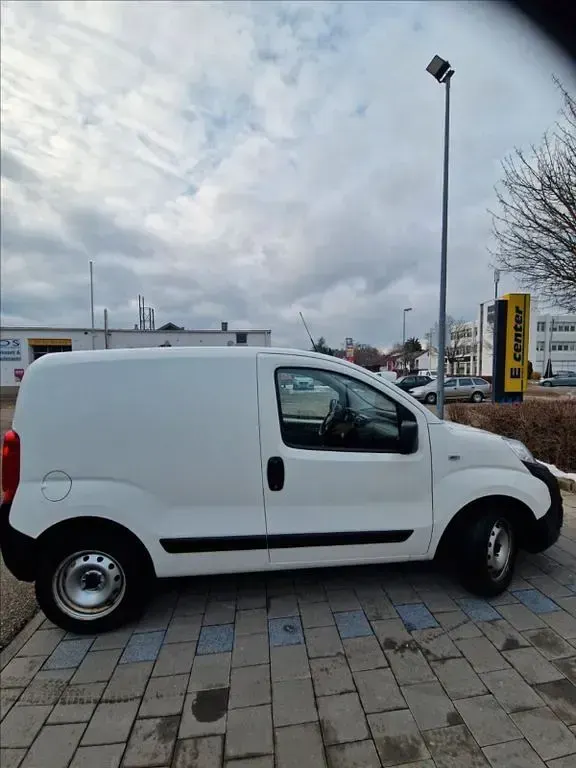 Gebraucht Fiat Fiorino Basis 80 PS (58 kW) 2022 Weiß Van / Kleinbus