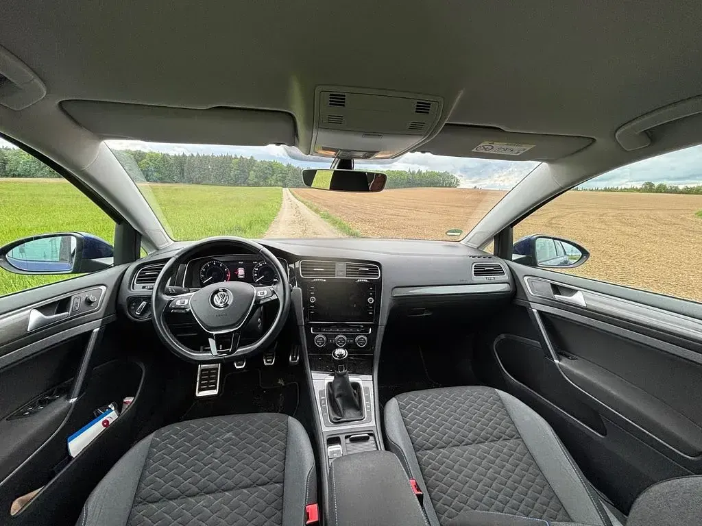 Second-hand VW Golf VII Join 131 CP (96 kW) 2018 Albastru Berlinǎ