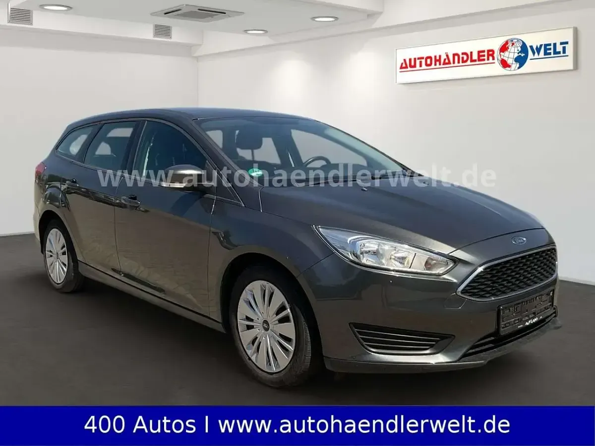 Gebraucht Ford Focus 125 PS (91 kW) 2015 Magneticgraumetallic Kombi