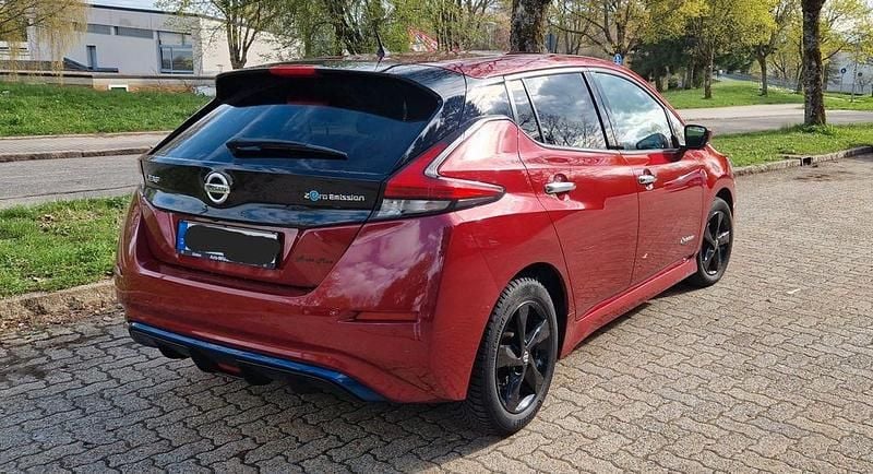 Gebraucht Nissan Leaf Tekna 110 kW (150 PS) 2020 Rot Kleinwagen