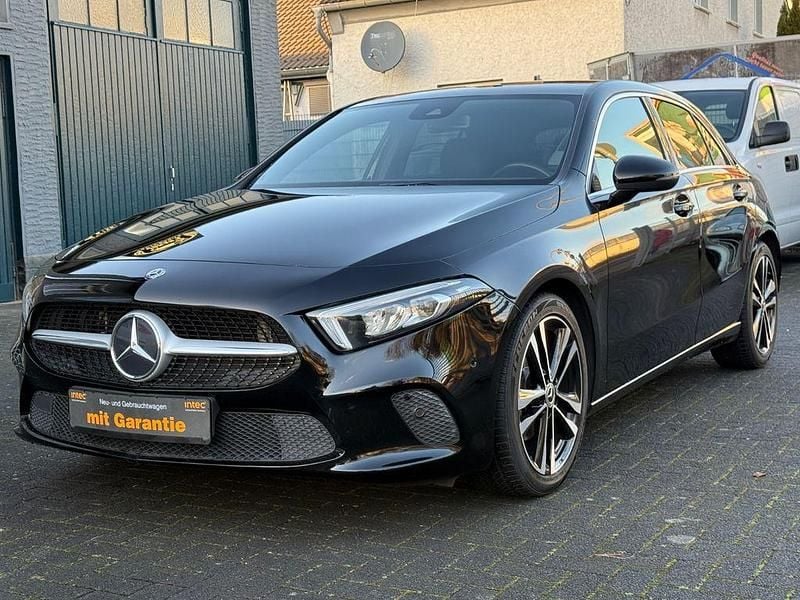 Schwarz Gebraucht 2019 Mercedes A180 Edition 1 Limousine | 19.500 € (Guter Preis) - Bild 1/4