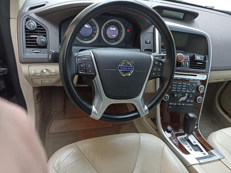 Gebraucht Volvo XC60 175 PS (128 kW) 2010 Schwarz SUV