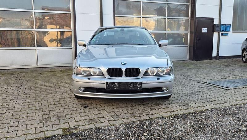 Gebraucht BMW 530 Exclusive 231 PS (169 kW) 2001 Silber Limousine