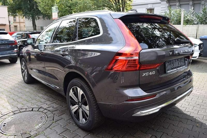 Gebraucht Volvo XC60 Plus 398 PS (292 kW) 2025 Platinum grey / metallic SUV