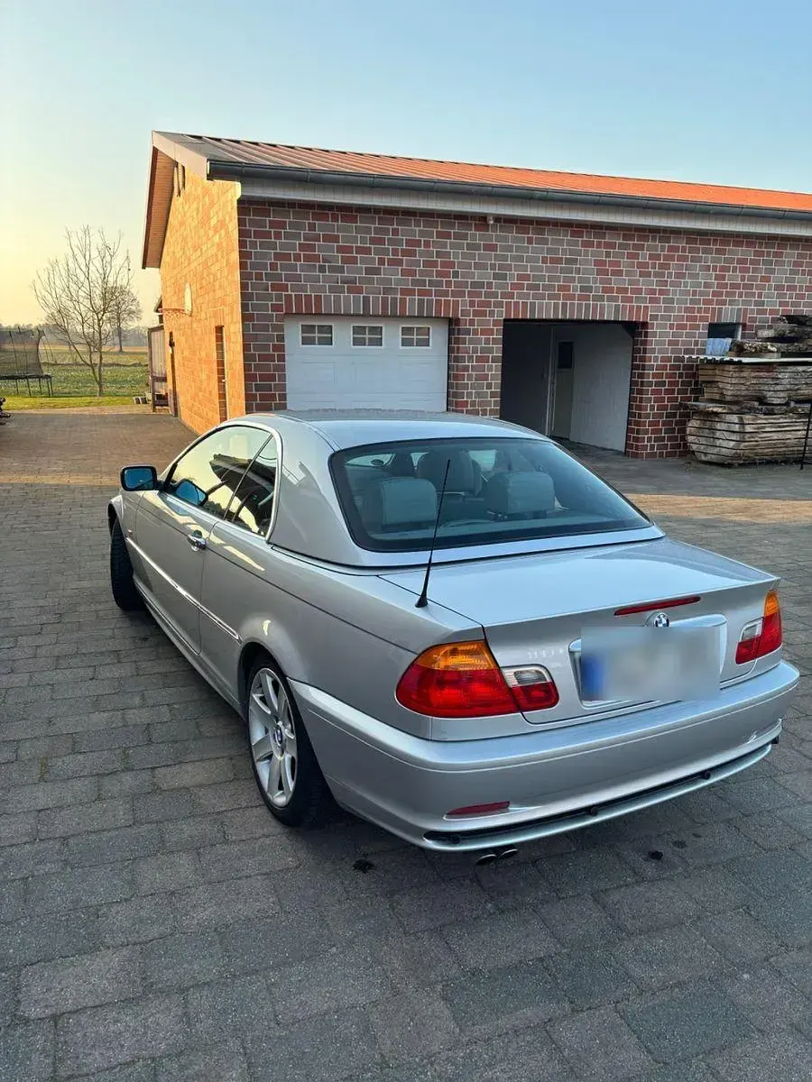 Gebraucht BMW 323 170 PS (125 kW) 2000 Silber Cabrio