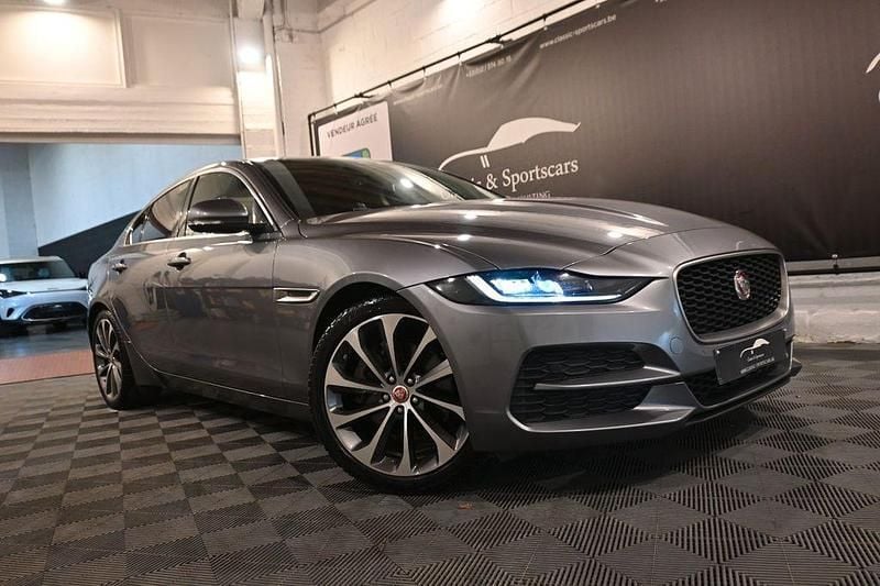 Gebraucht Jaguar XE R-Dynamic 179 PS (131 kW) 2019 Grau Limousine