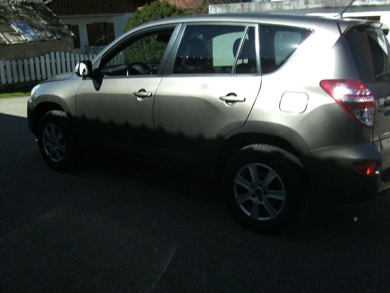 Gebraucht Toyota RAV4 150 PS (110 kW) 2009 Braun SUV