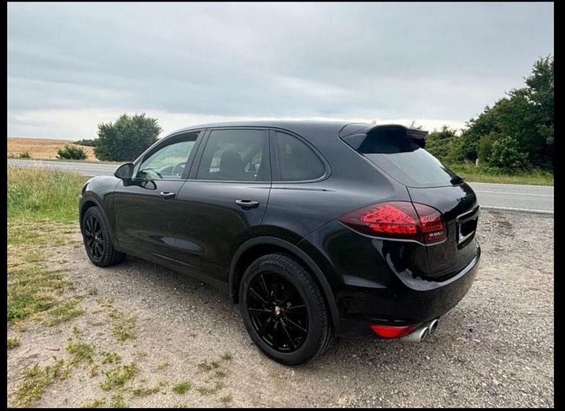 Gebraucht Porsche Cayenne 245 PS (180 kW) 2011 Schwarz SUV