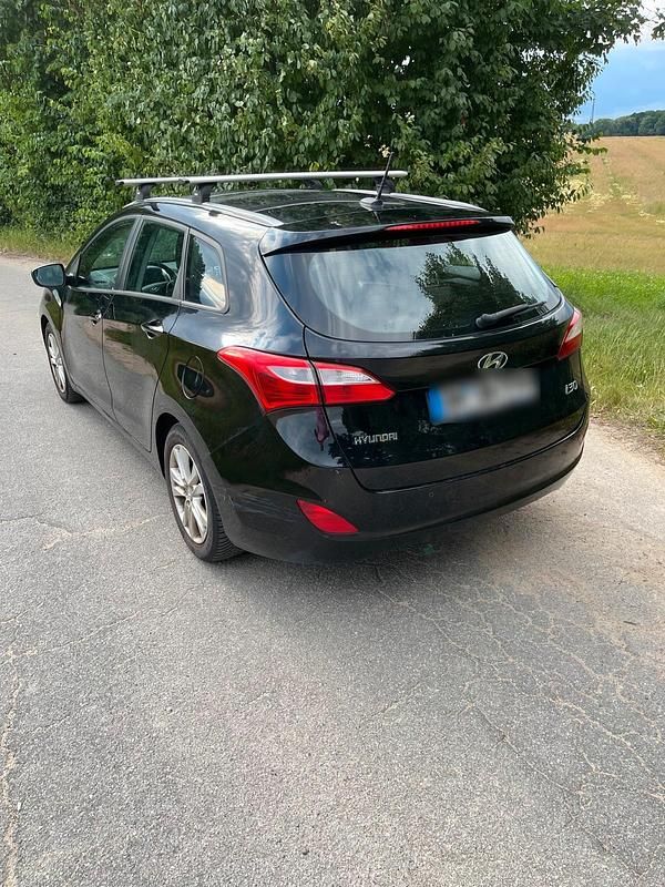 Gebraucht Hyundai i30 110 PS (80 kW) 2014 Schwarz Kombi