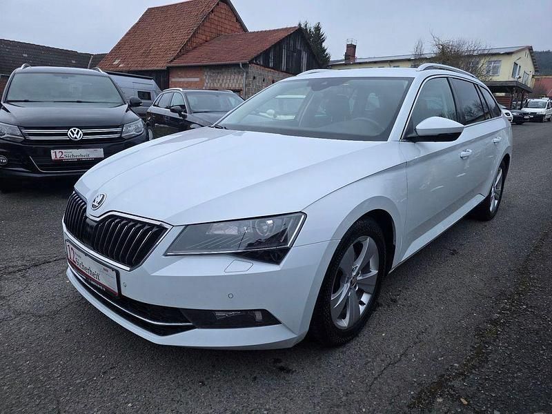 Gebraucht Skoda Superb Style 190 PS (139 kW) 2019 Weiß Kombi