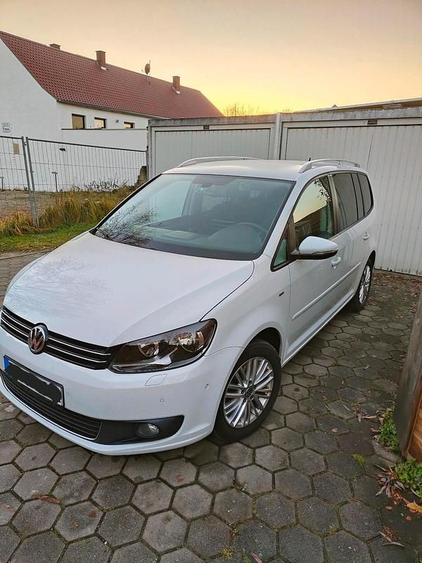 Gebraucht VW Touran 140 PS (102 kW) 2014 Weiß Van / Kleinbus