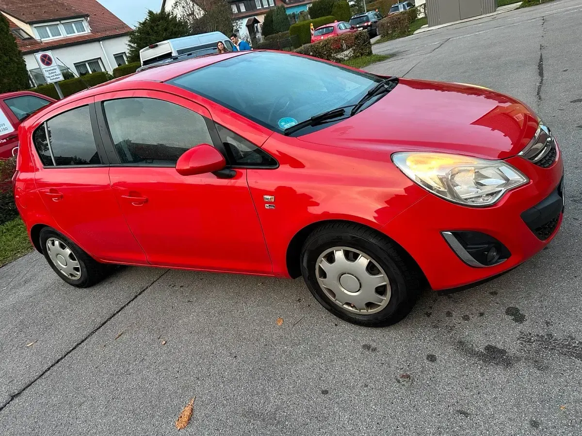 Gebraucht Opel Corsa 87 PS (63 kW) 2012 Rot Kleinwagen