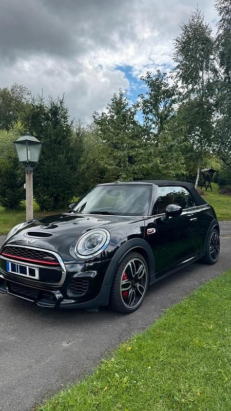 Schwarz Gebraucht 2018 Mini John Cooper Works Cabriolet Cabrio | 23.950 € (Fairer Preis) - Bild 1/4
