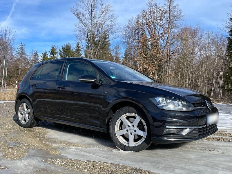 Gebraucht VW Golf VII Join 116 PS (85 kW) 2018 Schwarz Limousine