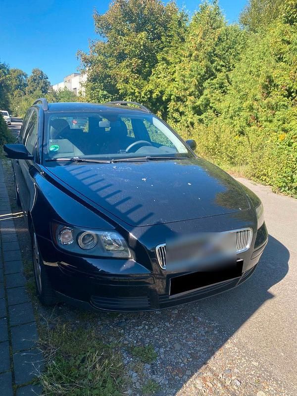 Schwarz Gebraucht 2004 Volvo V50 Kombi | 1.500 € (Fairer Preis) - Bild 1/4