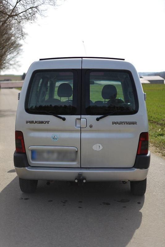 Gebraucht Peugeot Partner 90 PS (66 kW) 2001 Silber Van / Kleinbus