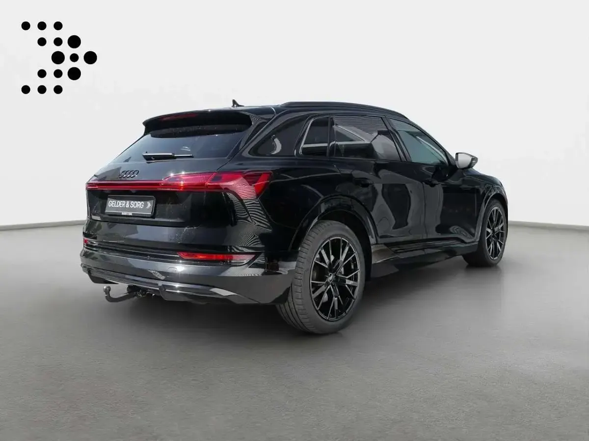 Gebraucht Audi e-tron S-Line 339 kW (462 PS) 2023 Mythosschwarz metallic SUV