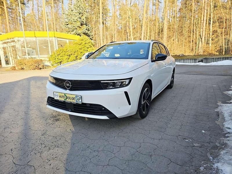 Neu Opel Astra Edition 131 PS (96 kW) 2025 Arktis weiss Kombi
