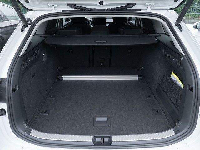 Neu Skoda Superb Selection 150 PS (110 kW) 2025 Weiß Kombi