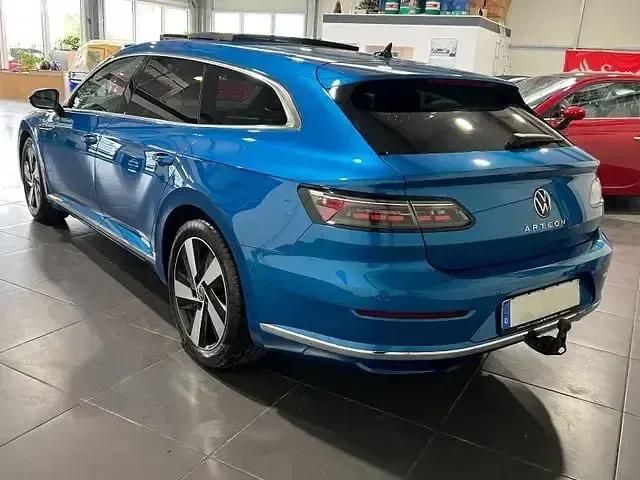 Gebraucht VW Arteon 150 PS (110 kW) 2023 Eisvogelblau Kombi