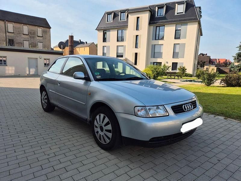 Silber Gebraucht 1996 Audi A3 Ambiente Limousine | 1.650 € (Fairer Preis) - Bild 1/4