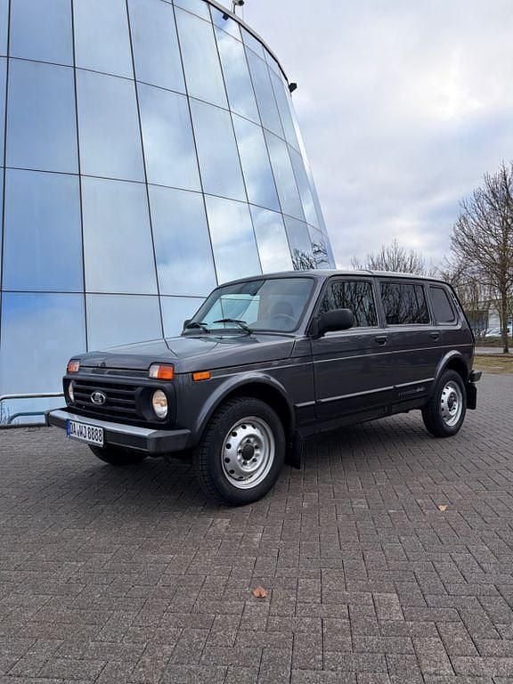 Gebraucht Lada niva 83 PS (61 kW) 2019 Grau SUV