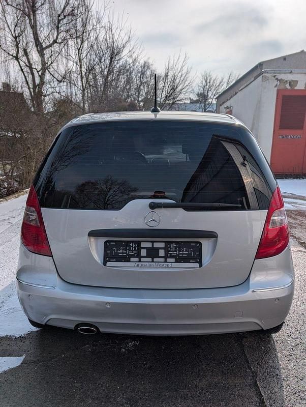Gebraucht Mercedes A150 95 PS (69 kW) 2009 Silber Limousine