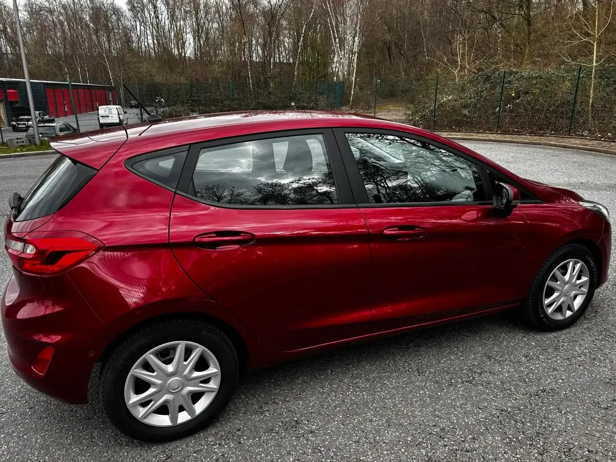 Gebraucht Ford Fiesta Cool & Connect 101 PS (74 kW) 2019 Rot Kleinwagen