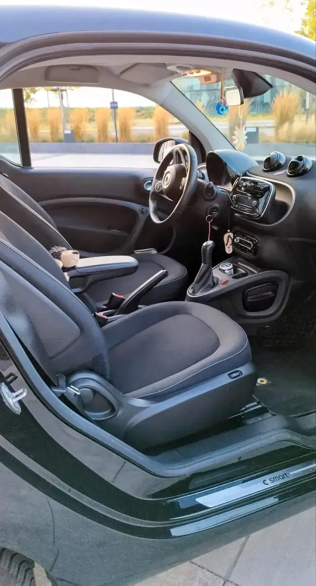 Gebraucht Smart ForTwo Coupé 70 PS (51 kW) 2019 Schwarz Coupé