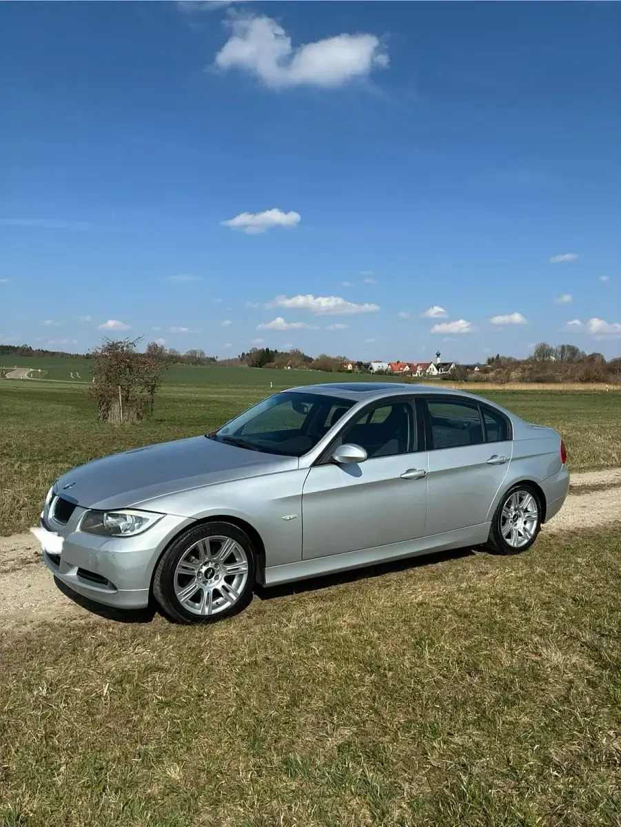 Gebraucht BMW 320 192 PS (141 kW) 2005 Silber Limousine