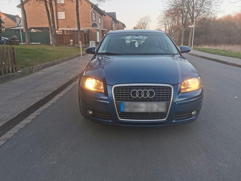 Gebraucht Audi A3 Ambiente 116 PS (85 kW) 2005 Blau Kleinwagen