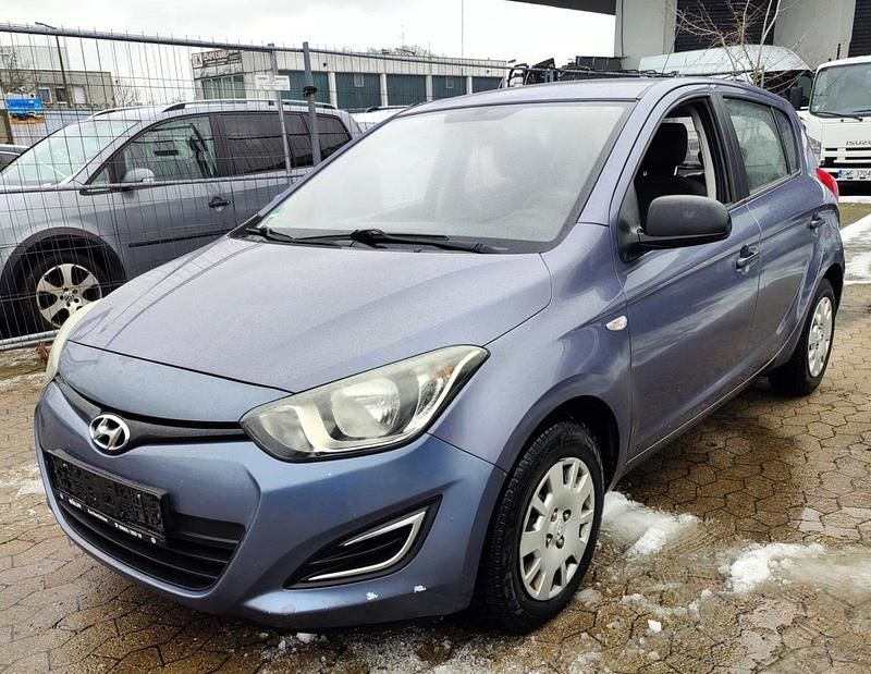 Blau Gebraucht 2013 Hyundai i20 Classic Kleinwagen | 1.950 € (Guter Preis) - Bild 1/4