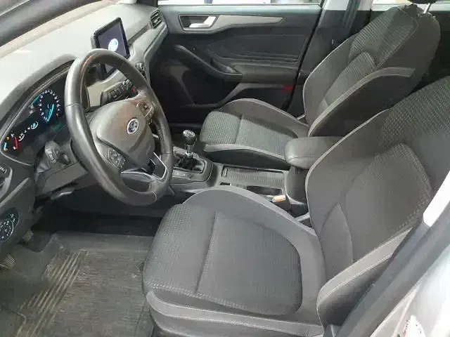 Gebraucht Ford Focus Cool & Connect 120 PS (88 kW) 2022 Moondust silber metallic Kombi