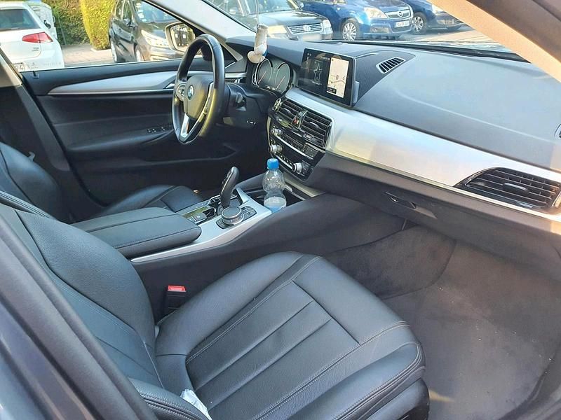 Gebraucht BMW 520 190 PS (139 kW) 2017 Grau Limousine