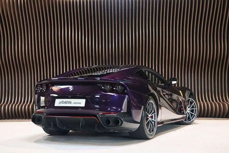 Gebraucht Ferrari 812 799 PS (587 kW) 2018 Violett Coupé