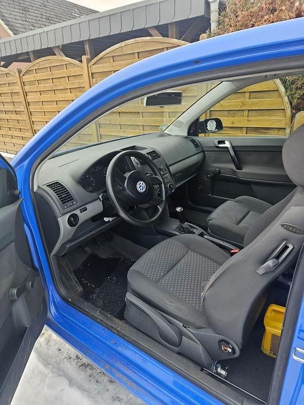 Gebraucht VW Polo Basis 64 PS (47 kW) 2001 Blau Limousine
