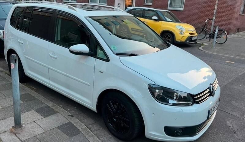 Weiß Gebraucht 2015 VW Touran Van / Kleinbus | 16.500 € (Guter Preis) - Bild 1/4