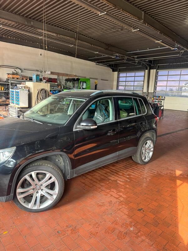 Schwarz Gebraucht 2009 VW Tiguan SUV | 4.800 € (Superpreis) - Bild 1/4
